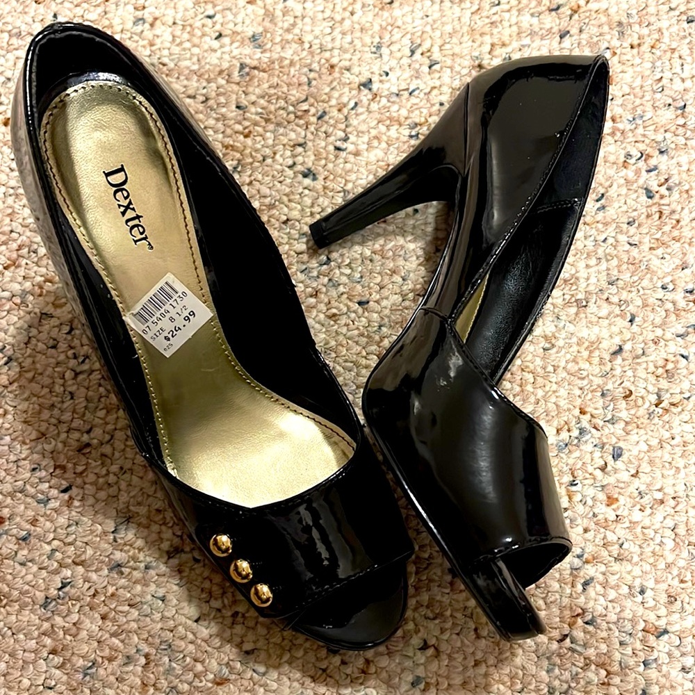 Women’s high heel black shoes. Gently worn